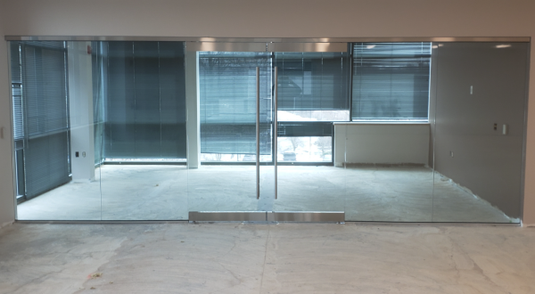 commercial glass replacement